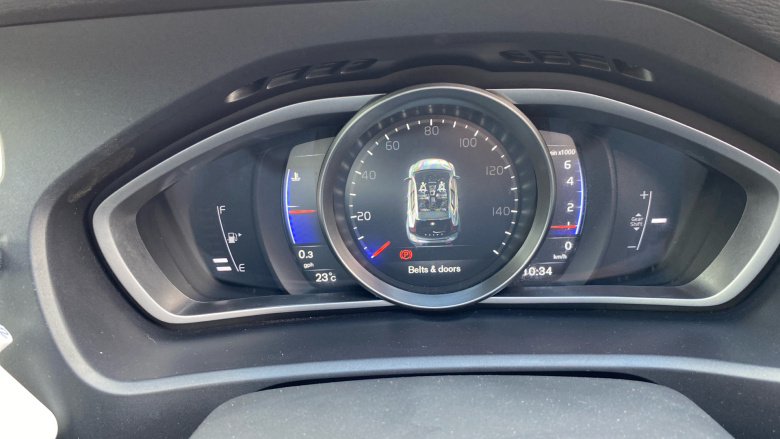 Volvo V40 T2 [122] R DESIGN Edition 5dr Petrol Hatchback